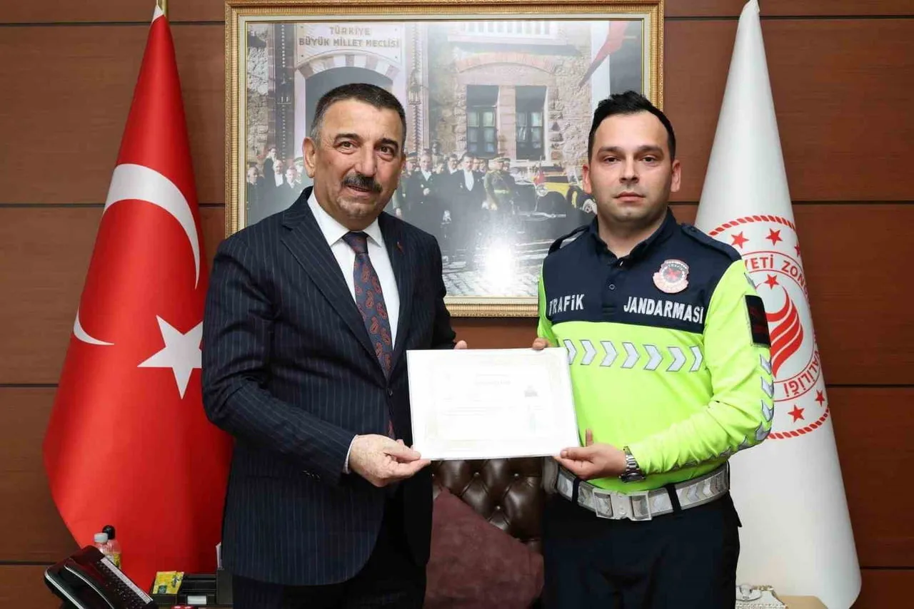 ZONGULDAK’TA TRAFİK HAFTASI ETKİNLİKLERİ KAPSAMINDA, VATANDAŞLARIN CAN VE MAL GÜVENLİĞİNİN...