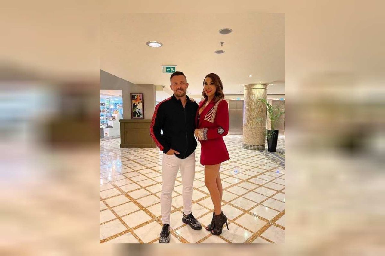 Zuhal Topal mini şortuyla herkesi hayran bıraktı