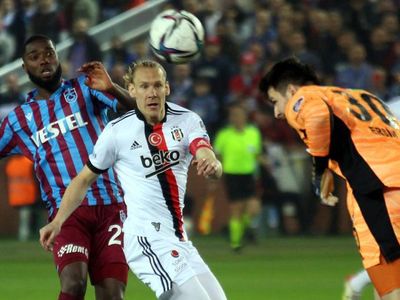 Trabzonspor ile Beşiktaş'ın arasında oynanan maça damga vuran Cyle Larin hakkında Güntekin Onay'dan ilginç benzetme geldi!