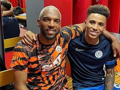 Gedson Fernandes, Çaykur Rizespor'un Galatasaray ile oynadığı maçın ardından sarı kırmızılı takımın soyunma odasına gelmiş!