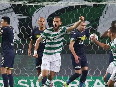 Fenerbahçe'de Ali Koç ile Vitor Pereira Arasında Mesut Özil Krizi!