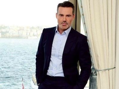 Murat Başoğlu Öz Yeğeni İle Uygunsuz Bir Şekilde Basıldıktan Yıllar Sonra Darp Edildi!