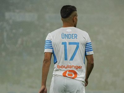 Cengiz Ünder'den Fransa'da Beşiktaş taraftarına övgü!