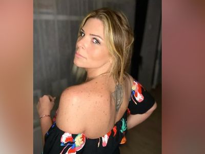 Çok Güzel Hareketler Bunlar ile ün kazanan ve verdiği kilolar ile çok konuşulan Pelin Öztekin’in plaj pozları olay oldu