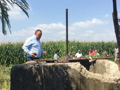 Tarlaya su gelmediğini fark eden adam yer altına indi! Gördükleri karşısında şaştı kaldı