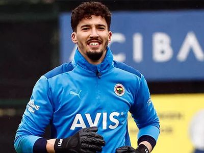 Fenerbahçe'de Altay Bayındır'dan Gelen Haber Yüzleri Güldürüyor!