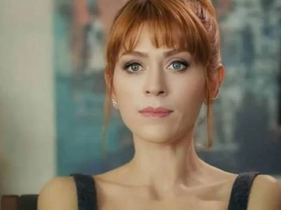 Telefon dolandırıcılarından nasibini o da aldı! Hazal Türesan 100 bin lirasını kaptırdı