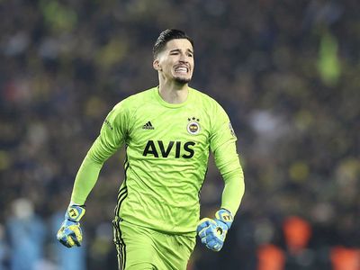 Ajax Altay Bayındır İçin Teklifini Yaptı!