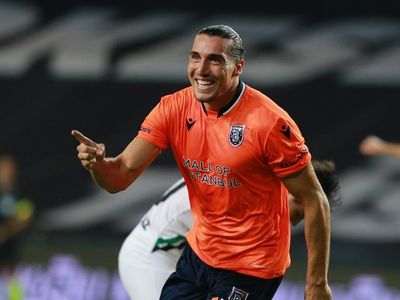 Antalyaspor, Başakşehir Forması Giyen Enzo Crivelli'yi Transfer Etti!