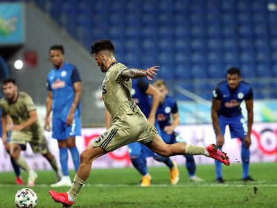 Fenerbahçe Jose Sosa İle Yollarını Ayırıyor!