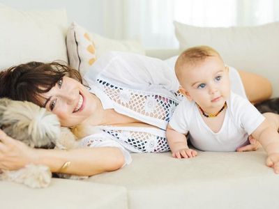 Hazal Kaya ikinci kez anne olacağını duyurmuştu! Evde baygın yatan ünlü oyuncudan yeni haber!