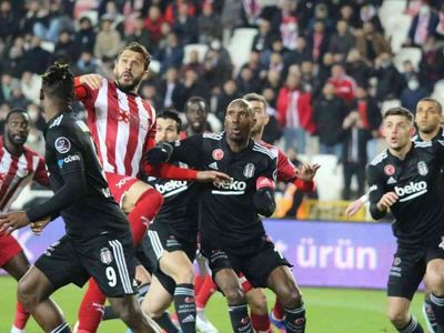 Ayhan Akman'dan Sivasspor Beşiktaş maçı ve Batshuayi yorumu: Devşirme gibi bir forvet 25'leri bulna ihtimali yok