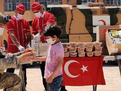 Mehmetçik Yardım Elini Barış Pınarı Bölgesine Uzattı