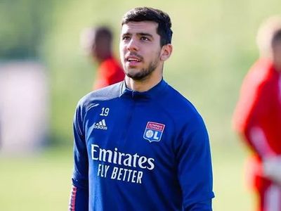 Cenk Özkacar, Trabzonspor'un Kendisine Transfer Teklifi Yaptığını Söyledi!