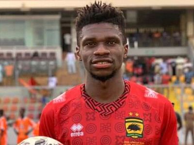 Beşiktaş golcü transferinde Franck Etouga'yı gözüne kestirdi!