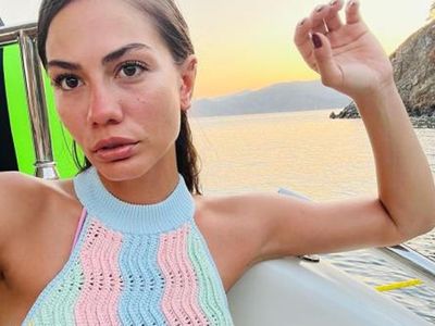 Yeni nişanlanmışlardı! Oğuzhan Koç ile evlilik hazırlıkları yapan Demet Özdemir’den üzen haber geldi