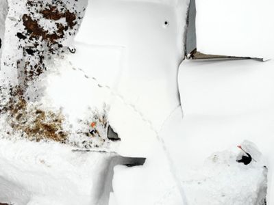 Yoğun kar yağışı o köyü yuttu! Köyde kartpostallık manzaralar meydana geldi