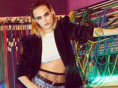 Podyumların asi kızı Cara Delevingne öyle mahrem şeyler itiraf etti ki!