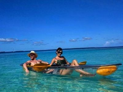 Kerem Bursin ve Hande Erçel'den Plaj Pozları! Şimdi De Bu Moda Oldu