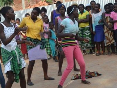 Afrika'nın çağ dışı geleneği sosyal medyada tepki çekti