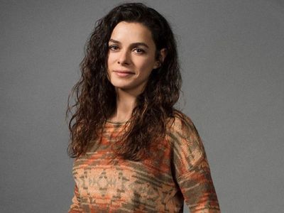 Özge Özpirinçci kimdir?