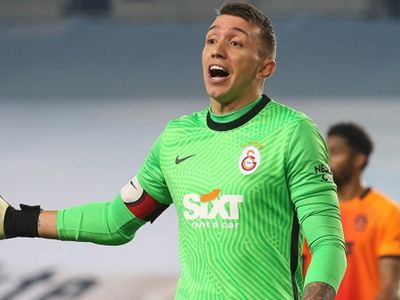 Galatasaray'de Fenerbahçe Derbisi Öncesi Fernando Muslera'nın Performansı Takımı Endişelendiriyor!