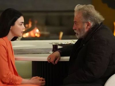 Baba dizisinin Büşra’sı Özge Yağız’dan bomba itiraf! Haluk Bilginer ile ilgili bütün gerçekleri ifşa etti ‘Sette bana...’