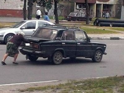 Centilmenlikten Sınıfta Kalan Erkekler ve Yanlarındaki 15 Talihsiz Kadın