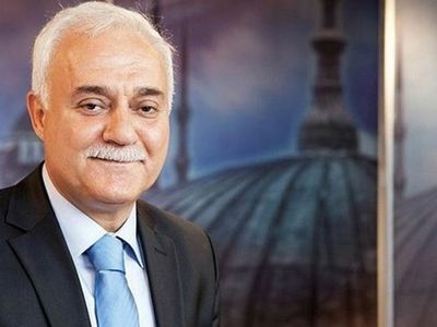 Ünlü ilahiyat profesörü Nihat Hatipoğlu yüksek tansiyon sebebiyle hastaneye kaldırıldı