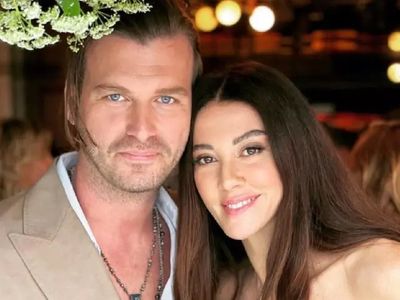 Kıvanç Tatlıtuğ son paylaşımıyla sosyal medyayı salladı: Karısına ve çocuğuna düştüğü not duygulandırdı!