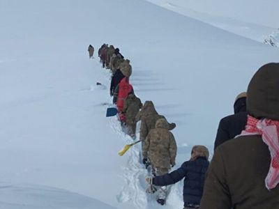 Hakkari'de Şehit Olan Asker İçin Köylüler Kar Kış Demeden Seferber Oldu