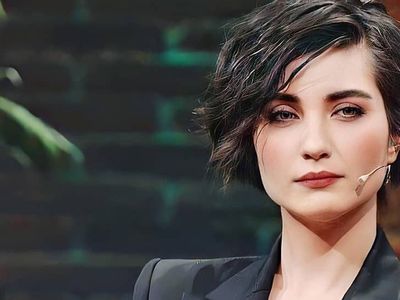 Ünlü oyuncu Tuba Büyüküstün kızlarını da alıp Türkiye’yi terk etti: ‘Burada kendimi evimde hissediyorum’