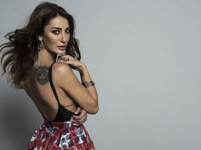 Merve Oflaz kimdir?