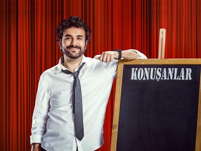 Hasan Can Kaya konuğuna öyle bir şey söyledi ki ortalık yıkıldı! Dekoltesini görünce dayanamadı… Seni ve silikonlarını sahneye alalım!