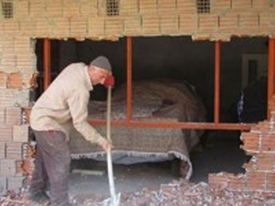 37 yıl sonra otomobilini kapattığı yerden çıkardı! Gördükleri karşısında şoke oldu!