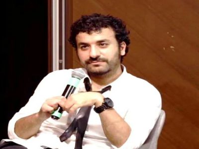 Hasan Can Kaya karşısında flörtleşen çifte tepki gösterdi: Gidin ötede sevişin!