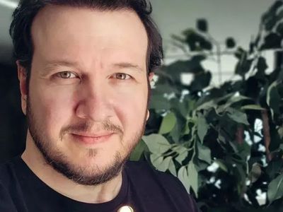 Şahan Gökbakar'dan kafaları karıştıran açıklama! Siyasete mi giriyor?