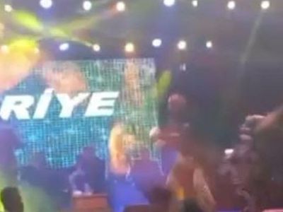 Korkutan kaza! Sahnede düşen Kibariye apar topar hastaneye kaldırıldı sağlık durumu hakkında açıklama geldi