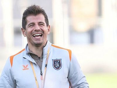 Medipol Başakşehir'de Emre Belözoğlu, Sinan Gümüş'ü Kadrosuna Katıyor!