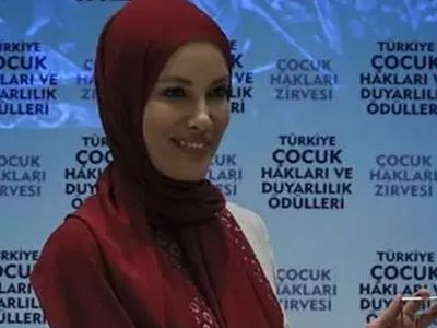 Gamze Özçelik’ten kalpleri ısıtan paylaşım: Gazze’deki sivillere sıcak yemek dağıttı