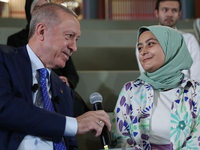 Cumhurbaşkanı Recep Tayyip Erdoğan, Cumhurbaşkanlığı Millet Kütüphanesi’nde gençlerle buluştu!