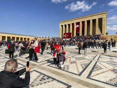 Cumhuriyet'in 98'inci Yılı Tüm Yurtta Çoşkuyla Kutlanıyor!