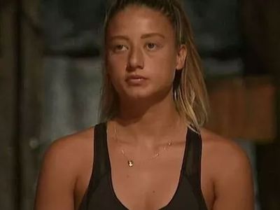 Gözler bugün de bayram etti! Survivor'un eski yarışmacısı Aleyna şok baskın yiyince sütyensiz kapıyı açtı görenlerin yüreği hopladı