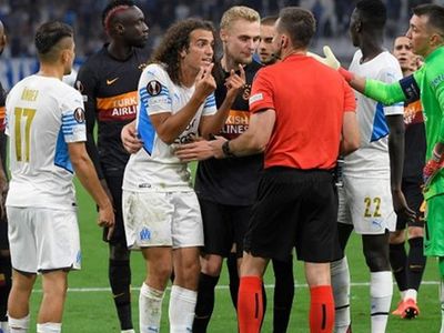 UEFA'dan Galatasaray'a Marsilya Maçında Yaşanan Olaylar Nedeniyle Ceza Geldi!