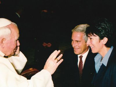 Jeffrey Epstein Davasıyla Gündeme Gelen Ghislaine Maxwell Kimdir?
