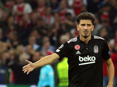 Oğuzhan Özyakup Kimdir?