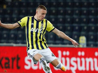 Borussia Dortmund Attila Szalai'yi Kadrosuna Katmak İstiyor!