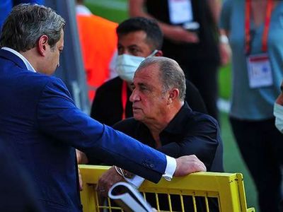 Fatih Terim, Galatasaray Başkanı Burak Elmas'ın Barcelona maçı davetine gitmeyecek!