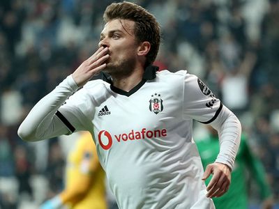 Beşiktaş'ta Adem Ljajic Transfer Tekliflerini Geri Çevirdi!