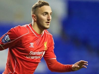 Liverpool'un Eski Yıldızı Samed Yeşil, Fabrikada İşçi Oldu!